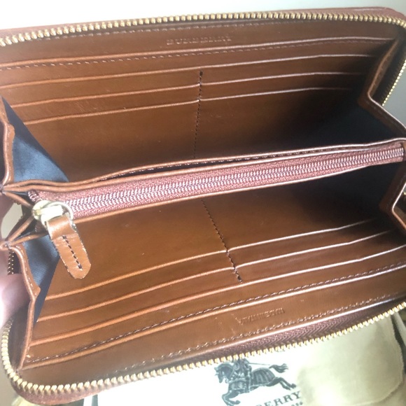 Burberry Zip Around Wallet w/ Box & Dust Bag - Picture 9 of 16